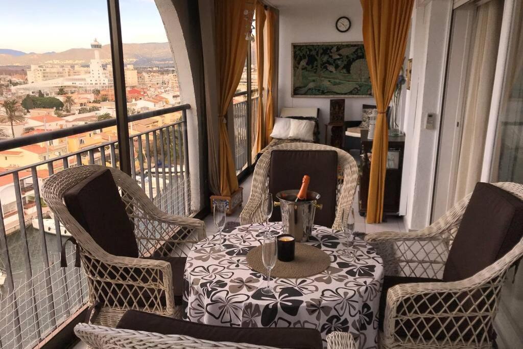 Lux Apt 1Er Ligne Mer!Grande Terrasse Vue Superbe! Empuriabrava Buitenkant foto